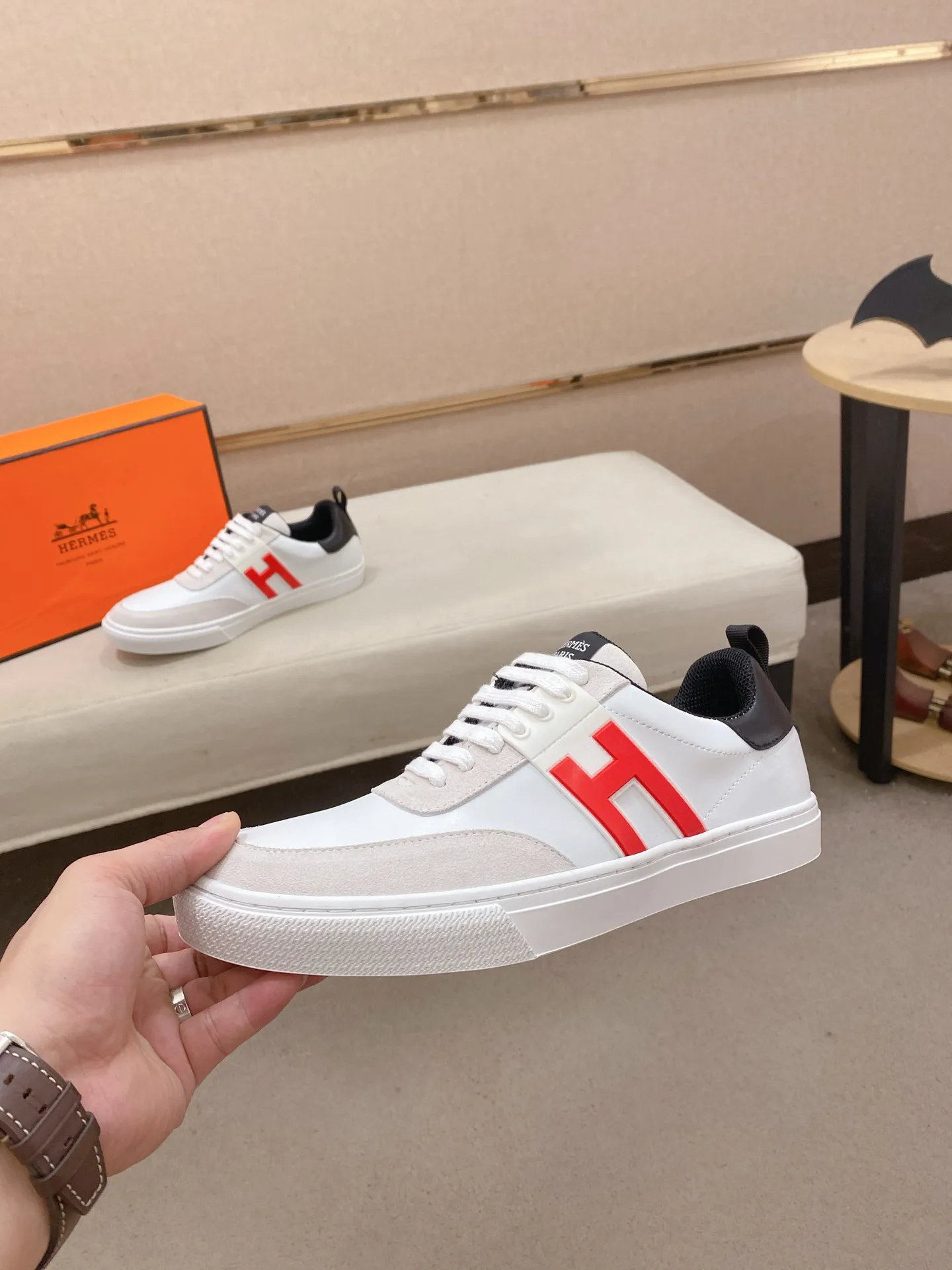 Men's clothing and shoes💰: 400💰Couple model💏"HERMES"【Classic original single version】Hermès; top 🔝purchasing agent🔍🔍latest 🇺🇸 counter sale simultaneously, original version imported from Italy ▲▲ox Leather ▲▲Exquisite workmanship (Italian 🇮🇹Imported water-dyed 🐂cowhide lining) sole: Original sole provided by the original factory, ⚠️exclusive double-layer activity·TPR·rubber·combined molded outsole; Male and female code numbers: 36-44 (can be customized to 45/46, non-refundable)